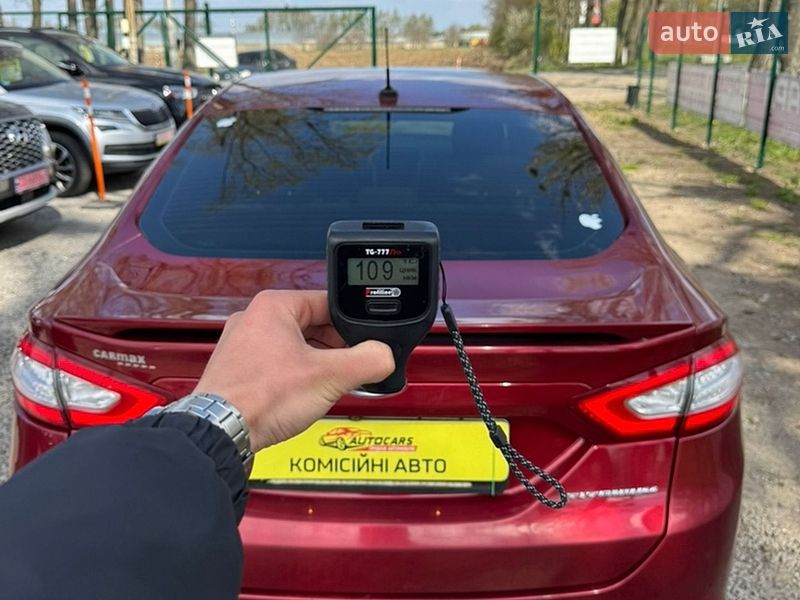 Седан Ford Fusion 2016 в Умані