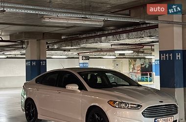 Седан Ford Fusion 2013 в Львові