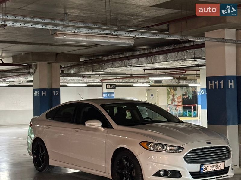 Седан Ford Fusion 2013 в Львові