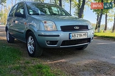 Хетчбек Ford Fusion 2004 в Чернівцях