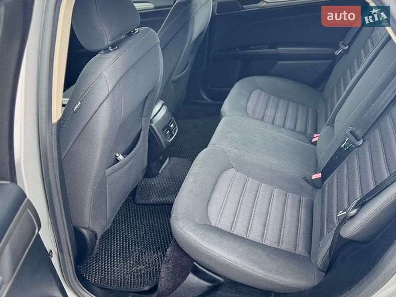 Седан Ford Fusion 2016 в Львові