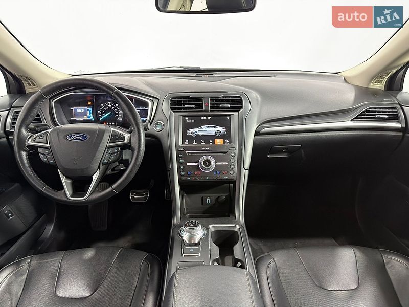 Седан Ford Fusion 2016 в Одесі