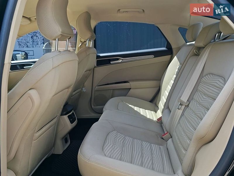 Седан Ford Fusion 2016 в Львові