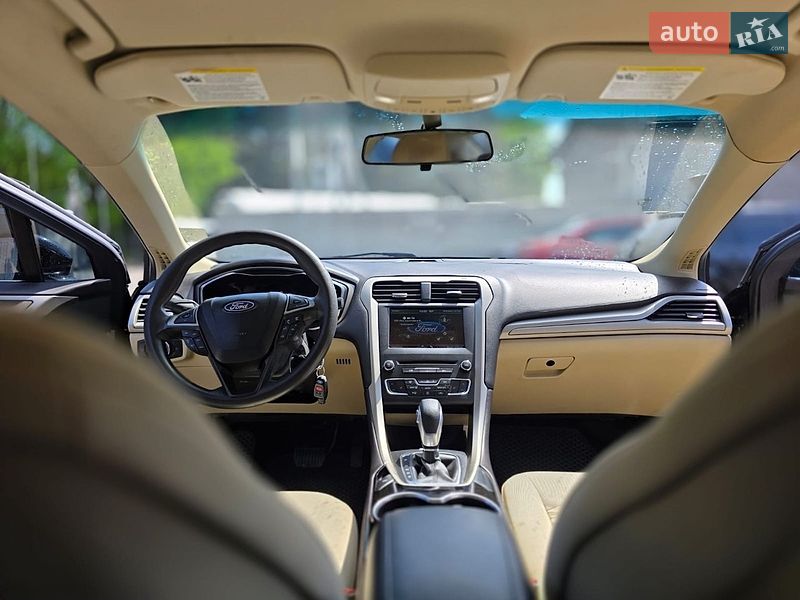 Седан Ford Fusion 2016 в Львові