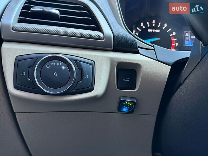 Седан Ford Fusion 2016 в Гореничах