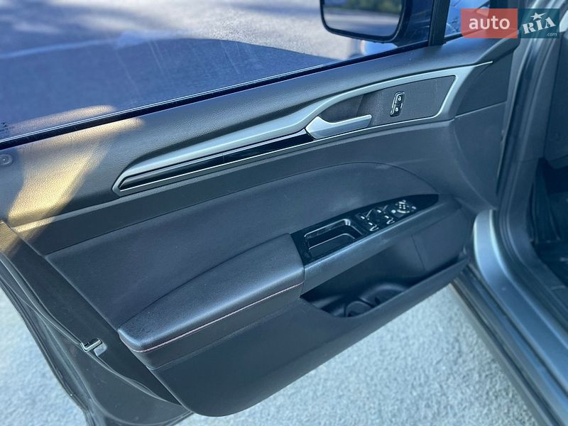 Седан Ford Fusion 2012 в Ужгороде