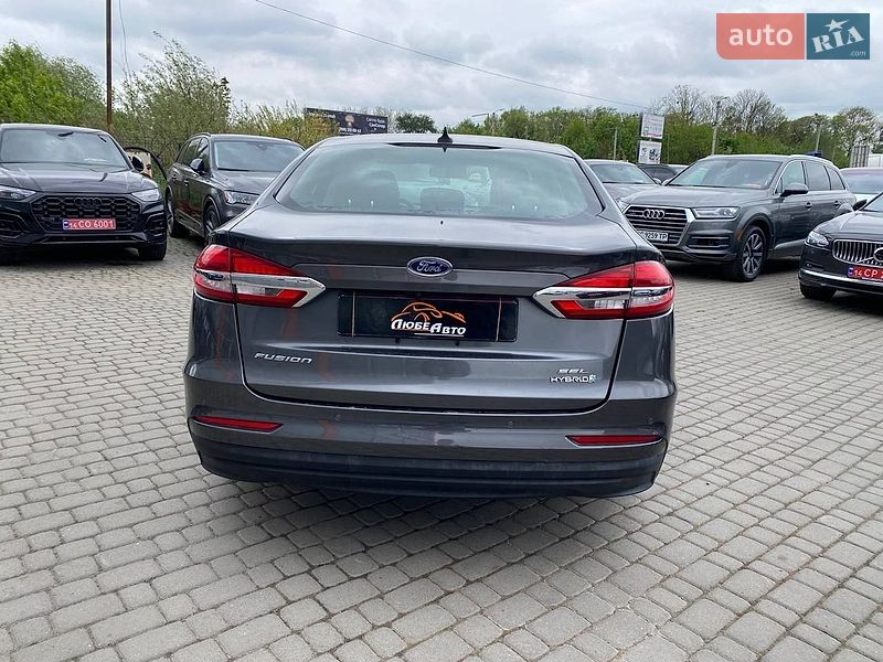 Седан Ford Fusion 2019 в Львове
