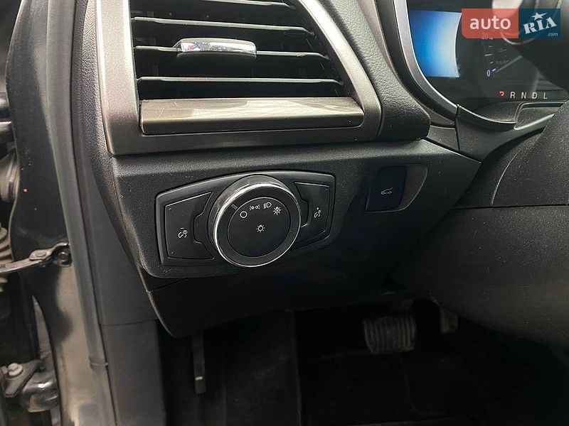 Седан Ford Fusion 2019 в Львове
