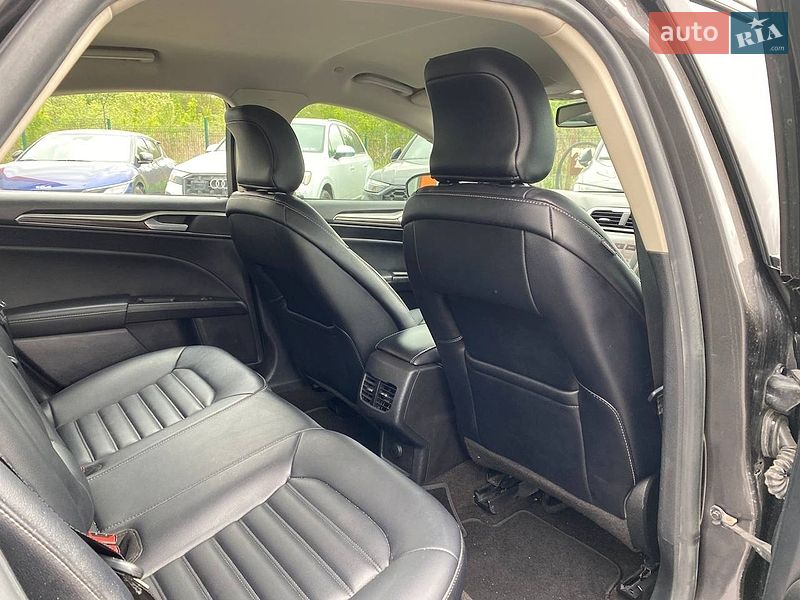 Седан Ford Fusion 2019 в Львове