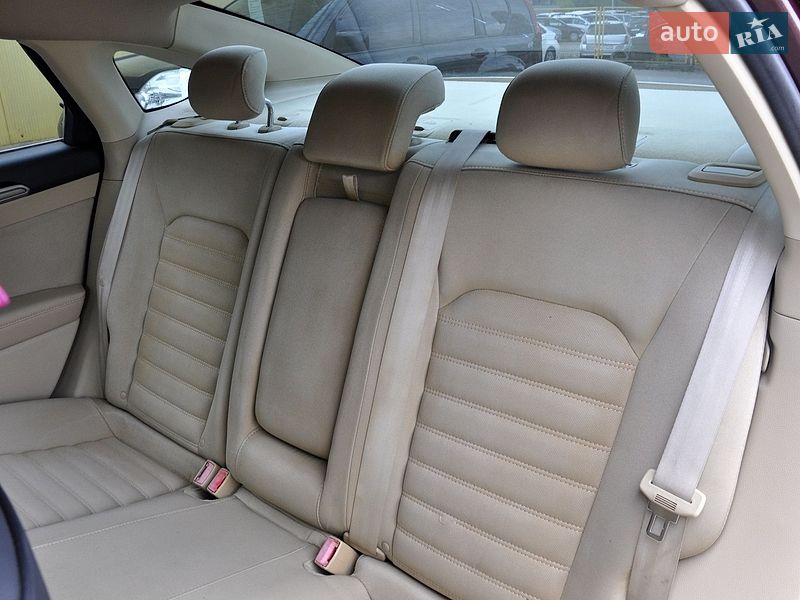 Седан Ford Fusion 2013 в Львове