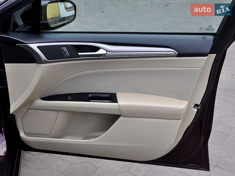 Седан Ford Fusion 2013 в Львове