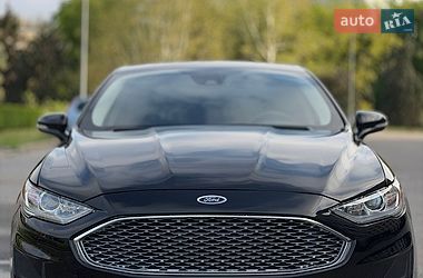 Седан Ford Fusion 2019 в Одесі