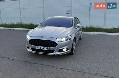 Седан Ford Fusion 2016 в Львове