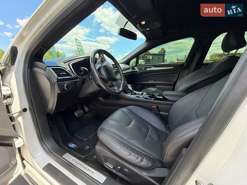Седан Ford Fusion 2015 в Львове
