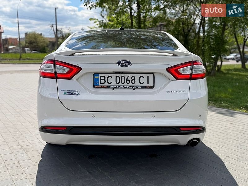 Седан Ford Fusion 2015 в Львове