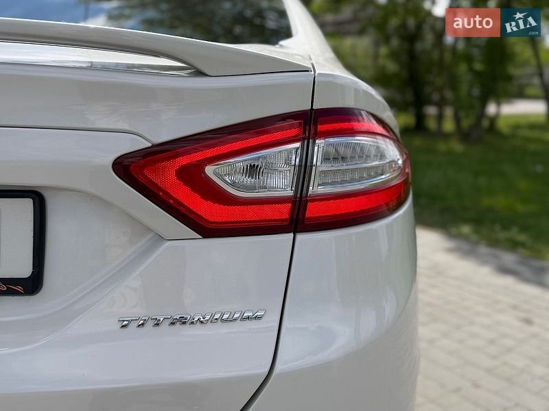 Седан Ford Fusion 2015 в Львове