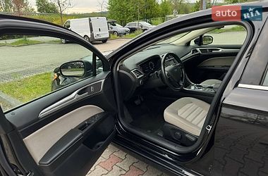 Седан Ford Fusion 2019 в Львове