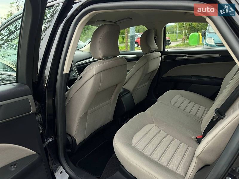 Седан Ford Fusion 2019 в Львове