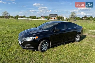 Седан Ford Fusion 2015 в Кременчуці
