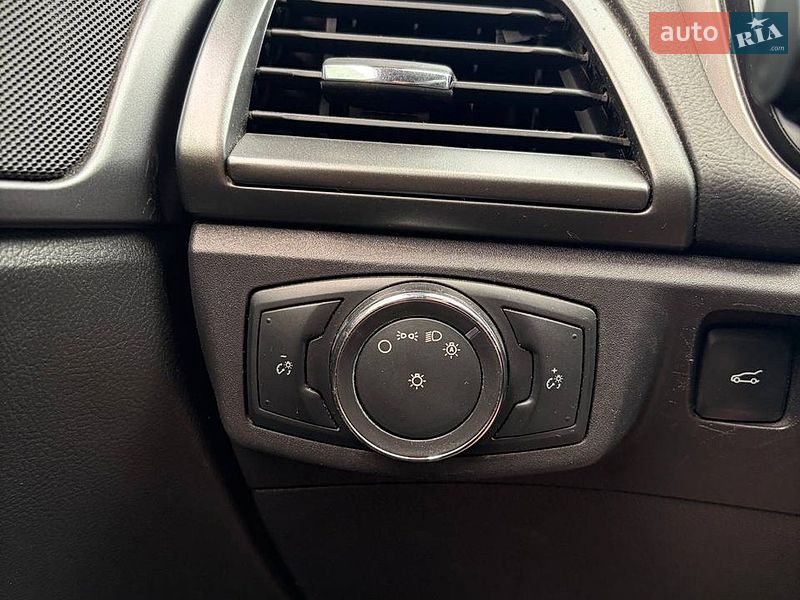 Седан Ford Fusion 2015 в Києві