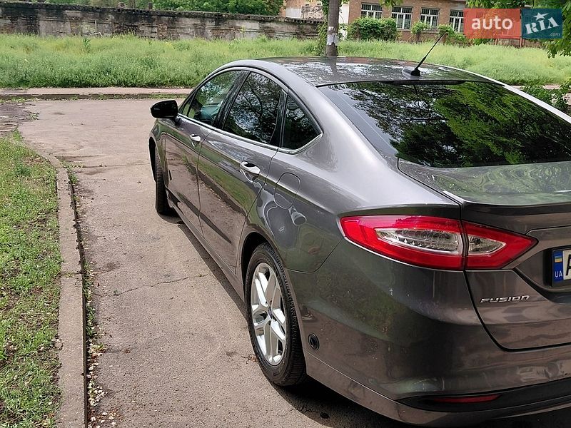 Седан Ford Fusion 2013 в Кривом Роге