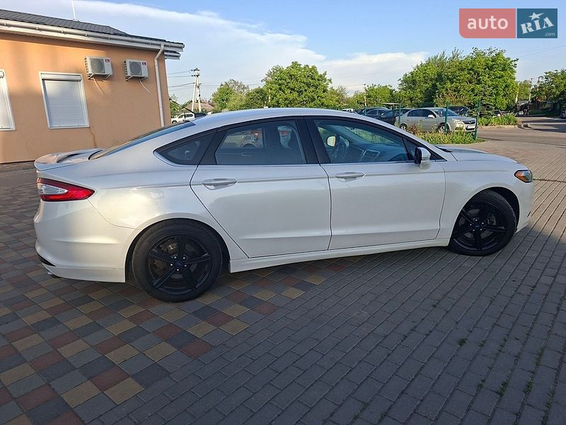 Седан Ford Fusion 2015 в Василькові