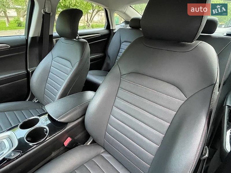 Седан Ford Fusion 2013 в Одесі
