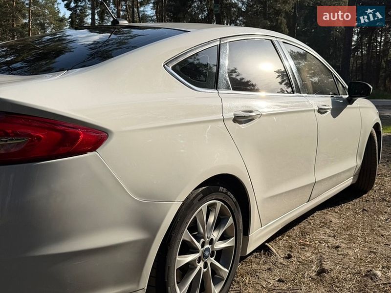 Седан Ford Fusion 2016 в Сумах