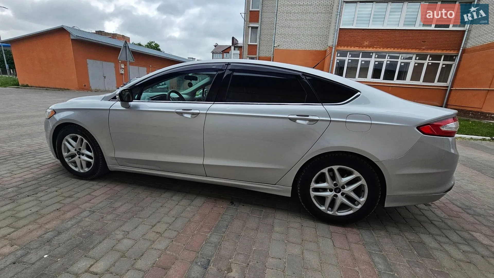 2016 Ford Fusion - мініатюра 10