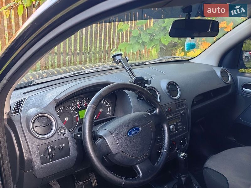 Хэтчбек Ford Fusion 2007 в Черновцах