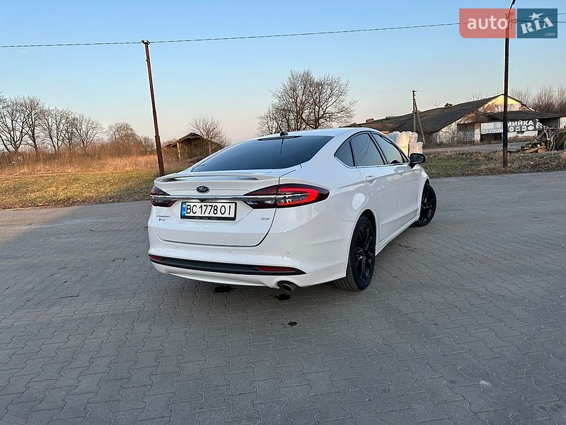 Седан Ford Fusion 2016 в Снятині