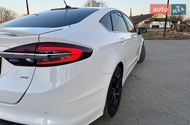 Седан Ford Fusion 2016 в Снятині