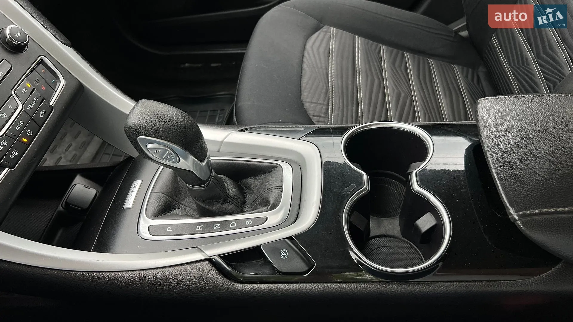 2016 Ford Fusion - мініатюра 15
