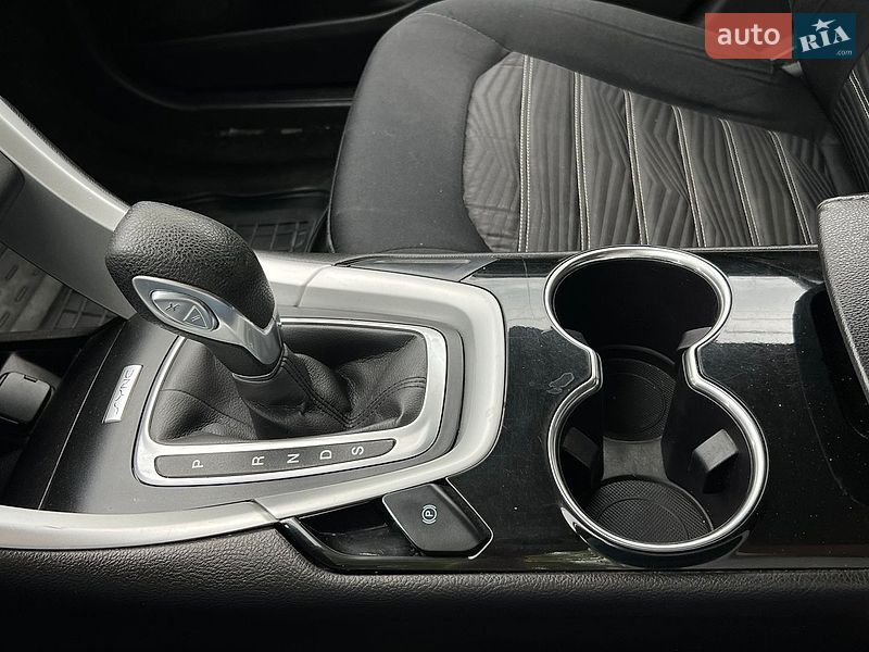 Седан Ford Fusion 2016 в Львове