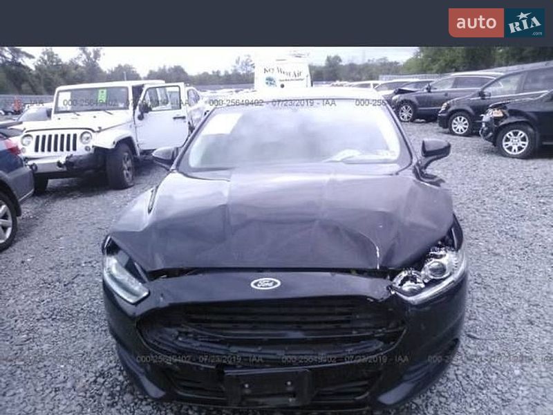 Седан Ford Fusion 2013 в Лубнах