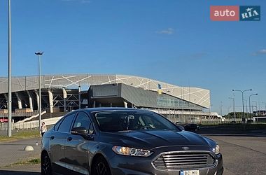 Седан Ford Fusion 2014 в Львові