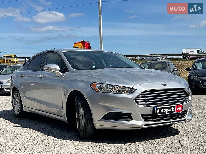 Седан Ford Fusion 2015 в Львове