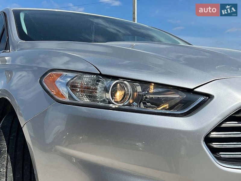 Седан Ford Fusion 2015 в Львове