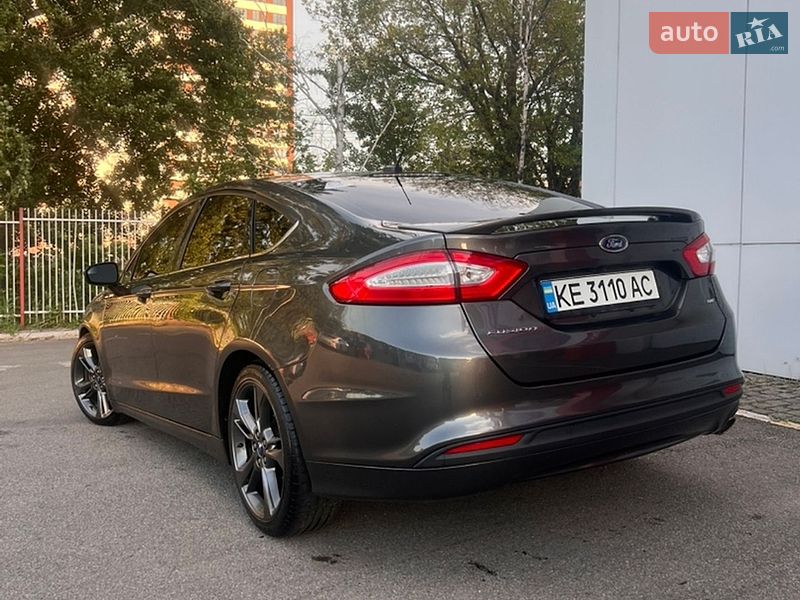 Седан Ford Fusion 2016 в Дніпрі