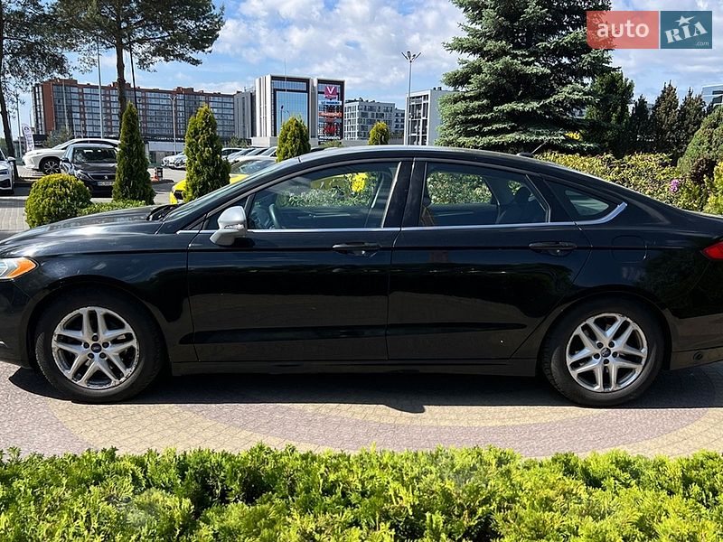 Седан Ford Fusion 2016 в Львові