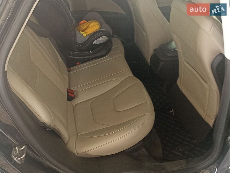 Седан Ford Fusion 2015 в Черняхове