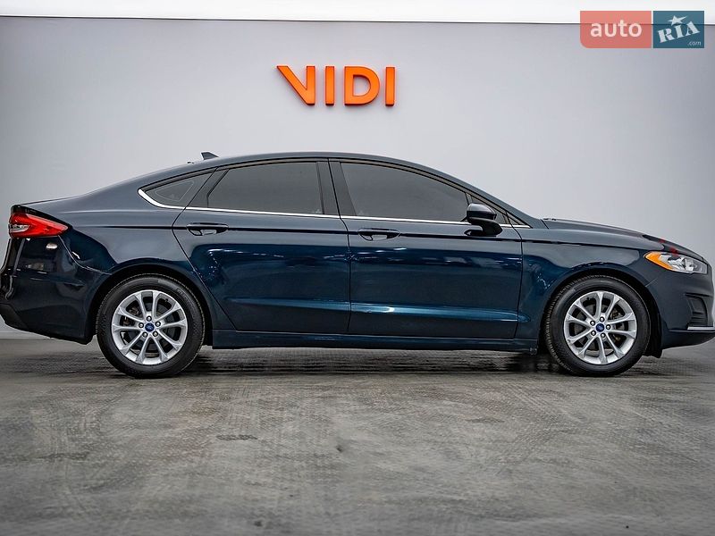 Седан Ford Fusion 2019 в Києві