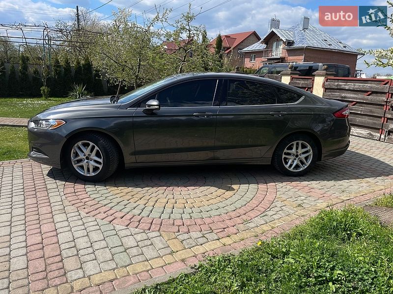 Седан Ford Fusion 2014 в Львові