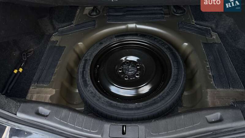 Седан Ford Fusion 2014 в Первомайську