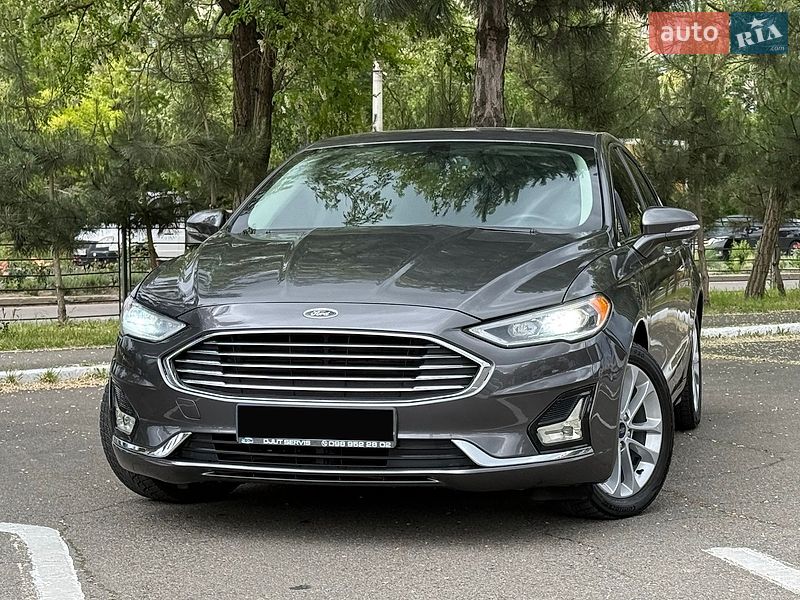 Седан Ford Fusion 2019 в Одесі