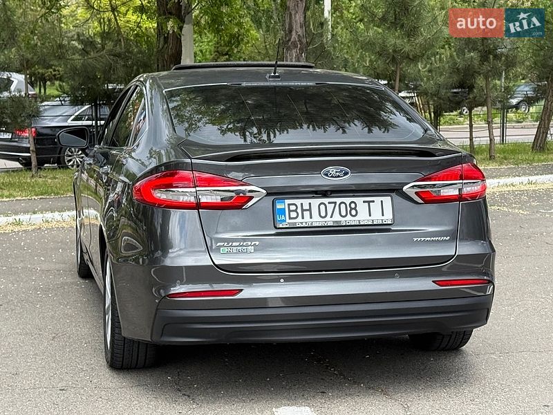 Седан Ford Fusion 2019 в Одесі