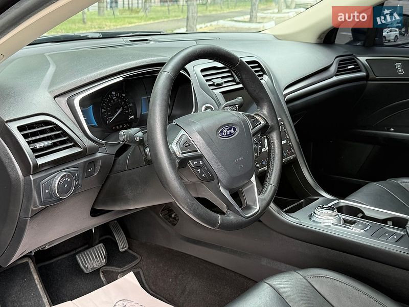 Седан Ford Fusion 2019 в Одесі