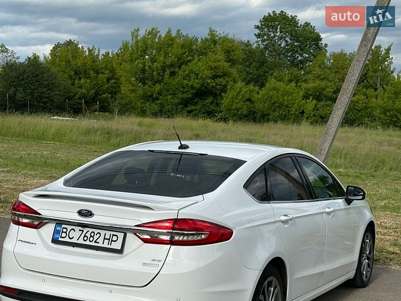 Седан Ford Fusion 2017 в Львове