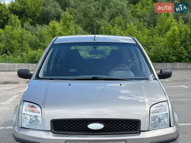 Хэтчбек Ford Fusion 2004 в Киеве