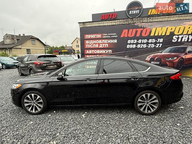 Седан Ford Fusion 2019 в Стрию